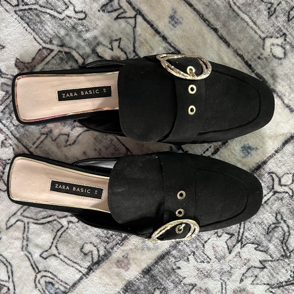 Zara (39) mules, black vegan suede with gold buckles, NWOT. - Picture 3 of 13